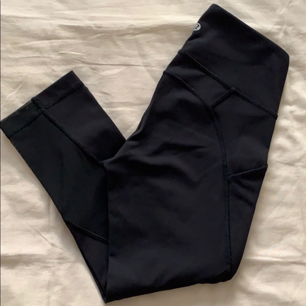 Lululemon Size 2 Mesh Cutout Crop